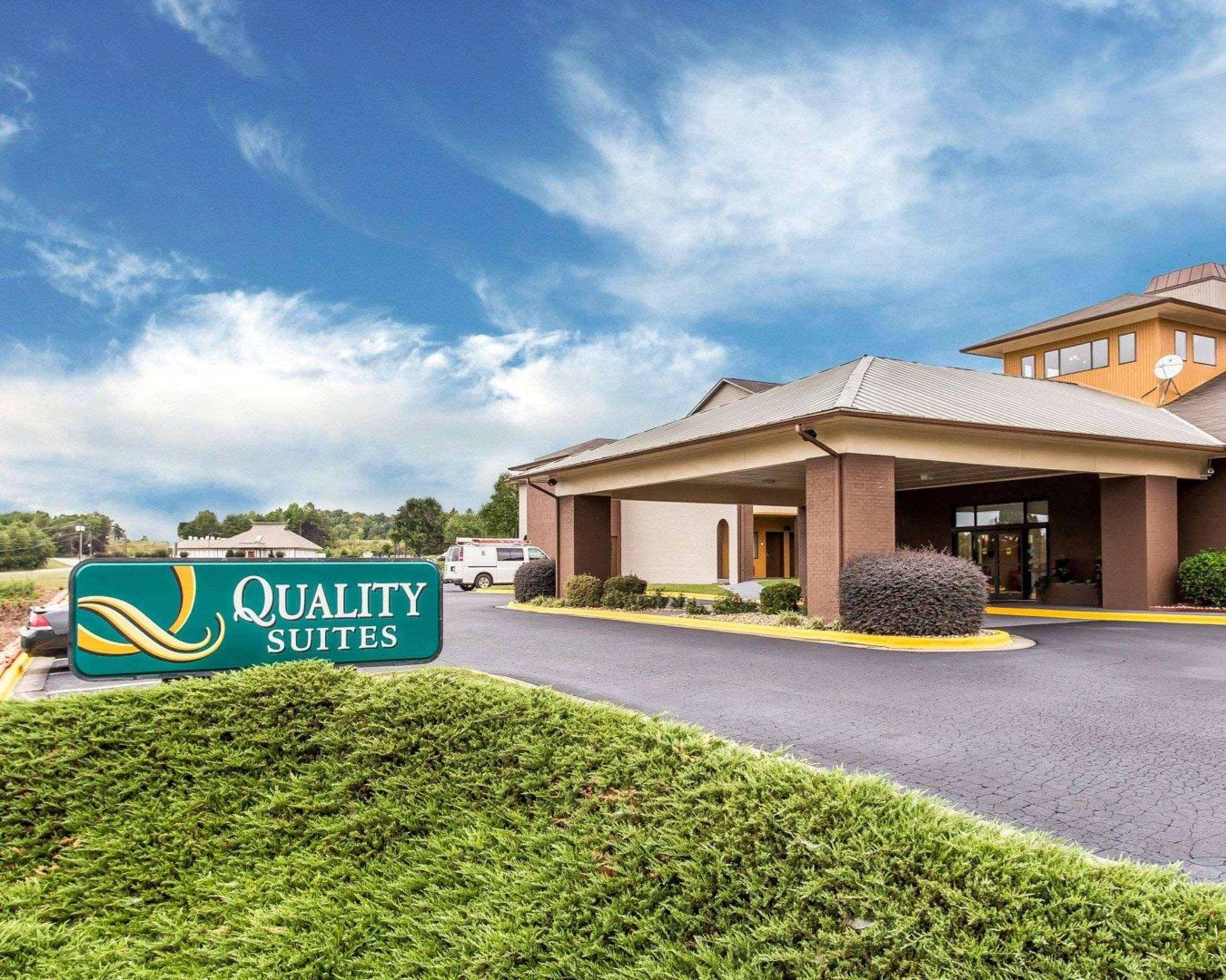Quality Suites Convention Center - Hickory Exterior photo